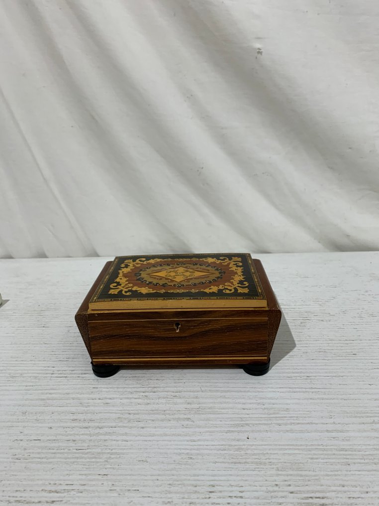 八音盒 - 意大利 - 1960-1970 - 钟琴配有内饰 #1.0