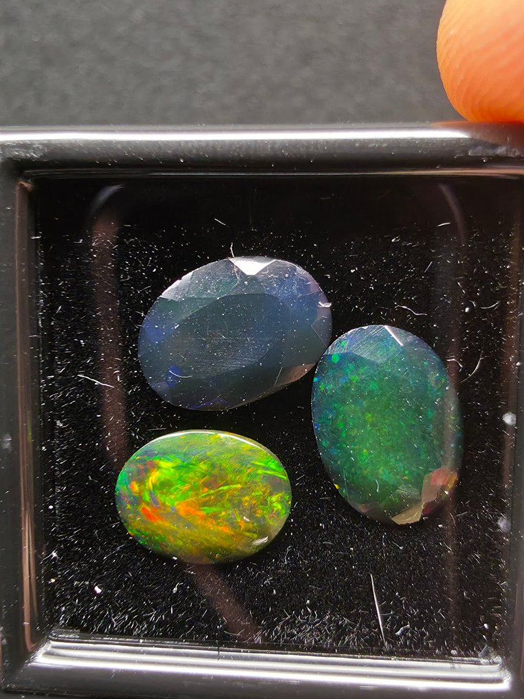 3.89 tcw 黑欧泊一批 多面的- 0.78 g - (3) #1.0