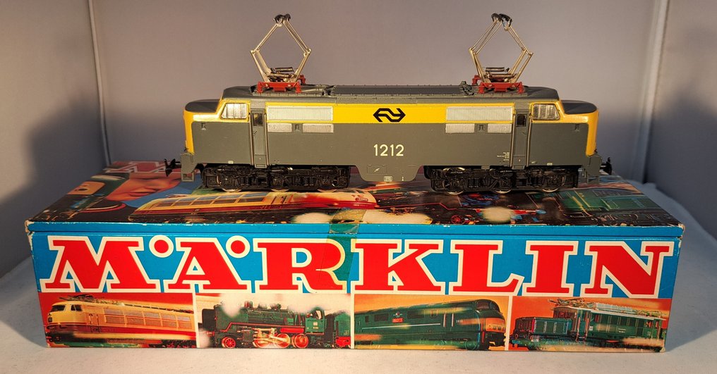 Märklin H0 - 3055 - Locomotora eléctrica (1) - Número 1212, versión amarilla/gris. - NS #1.0