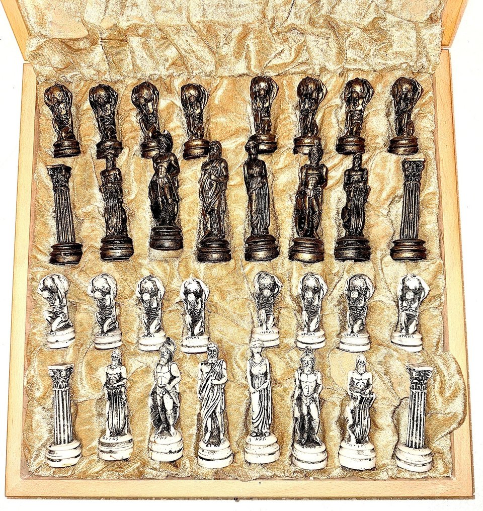 Schaakset in antieke Oud-Griekenland stijl - Set di scacchi - De schaakstukken worden in een houten kist geplaatst - Vetro e legno, resina artificiale/composito. #3.2