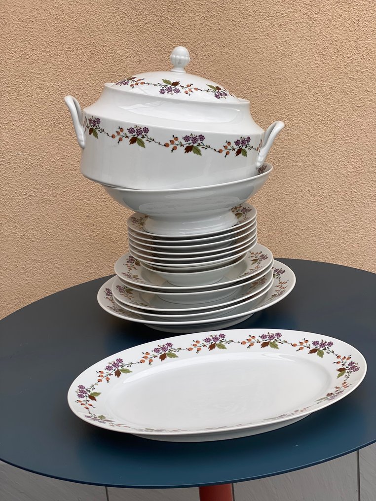 Richard Ginori - Table service (19) - Porcelain - Flowers and berries #3.2