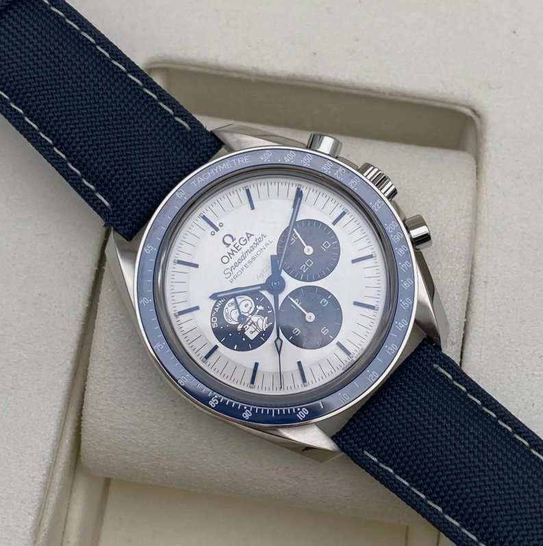 Omega - Speedmaster Professional Snoopy - 310.32.42.50.02.001 - Men - 2021 #3.2