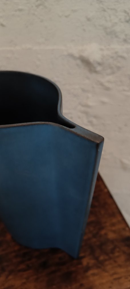 Zweitse Landsheer - Vase - Stentøj - Cor Umun vaas #1.0