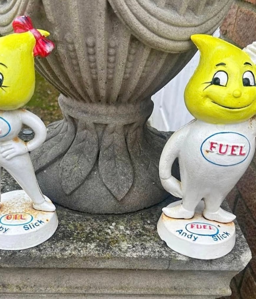 Original 1960s ESSO (large 25.4 cm tall ) Abby Slick and Andy Slick mascots - POS (point of sale advertising object) (2) - Stunning Original 1960s #3.2