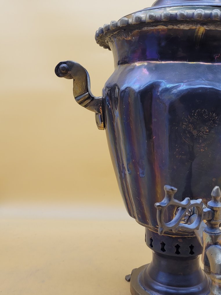 Samowar – Messing, traditionell geformt 4,6kg – dekoratives Vintage-Stück 60x30cm - 俄国式茶壶 - 黄铜 #3.2