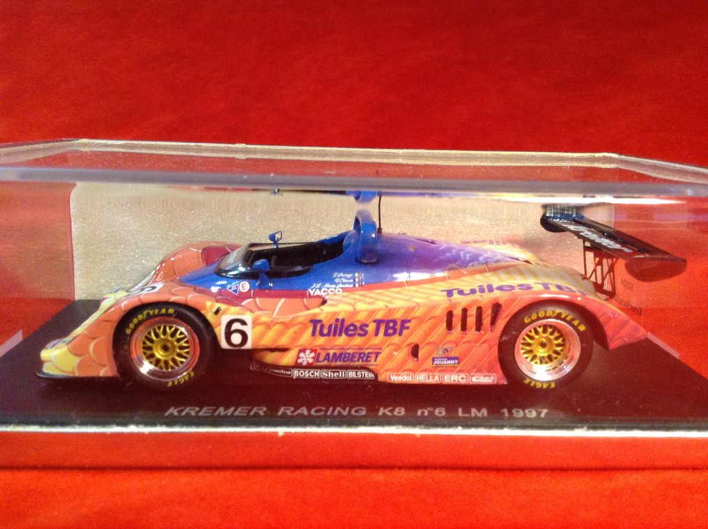 Spark 1:43 - Voiture de course miniature - ref. #S0324 Kremer Porsche K8 Sport LMP875 "Tuiles TBF" 24h Le Mans 1997 #6 - Qualité excellente - édition limitée - difficile à trouver aujourd'hui - livrée de course #3.2