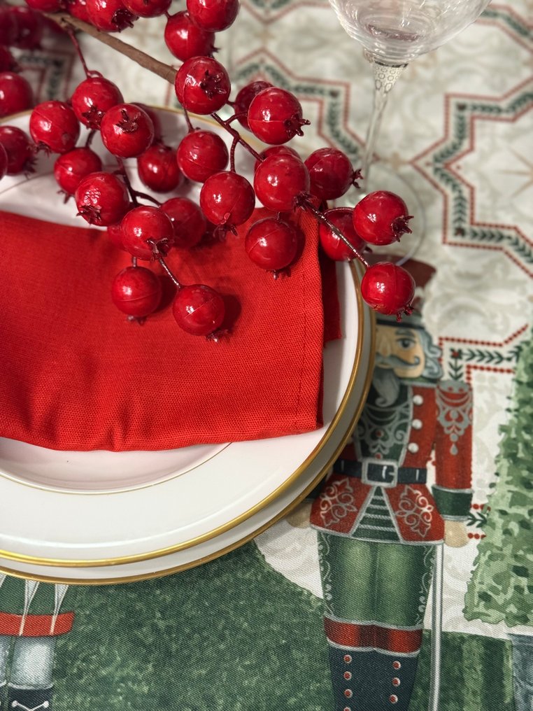 Elegancki obrus na duże stoły tematyczne bożonarodzeniowe z motywem słynnego schiaccianoci. - Obrus - 2.4 m - 1.36 m #1.0