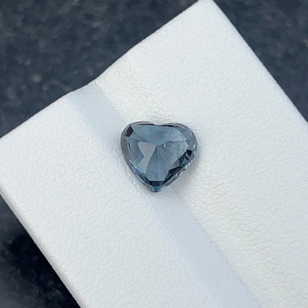 Ohne mindestpreis Blau Spinell - 2.01 ct - International Colored Gemstone Association (ICA GemLab) - Fine Gem #1.0