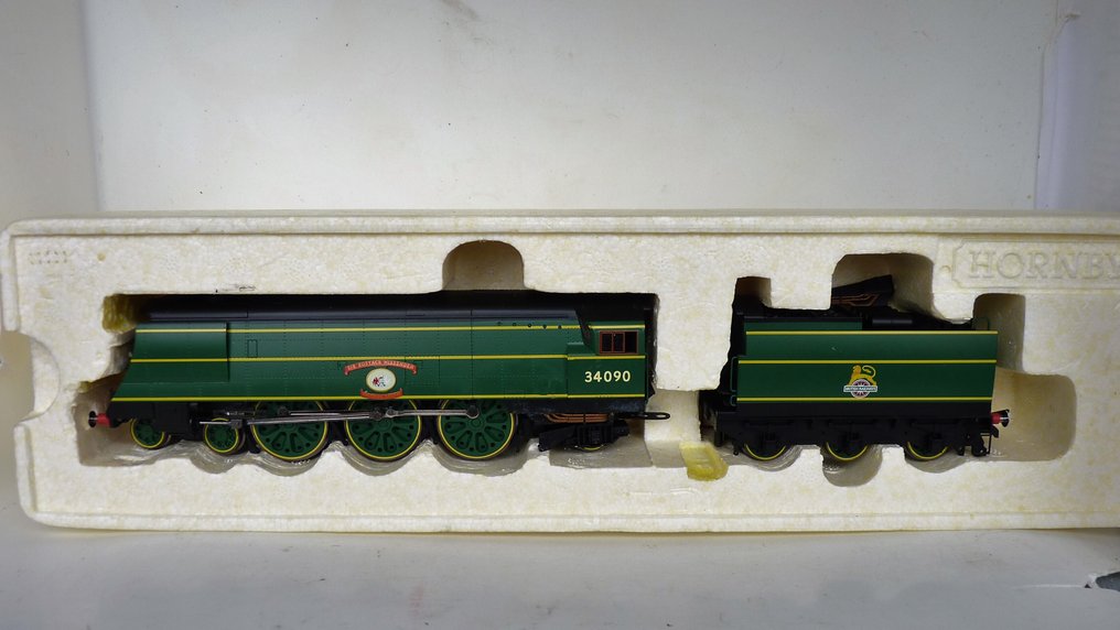 Hornby 00 - R2692 - 連煤水車的蒸汽火車 (1) - 配有原装盒子和泡沫内衬。DCC ready。部件散装可见。 - British Rail #2.1