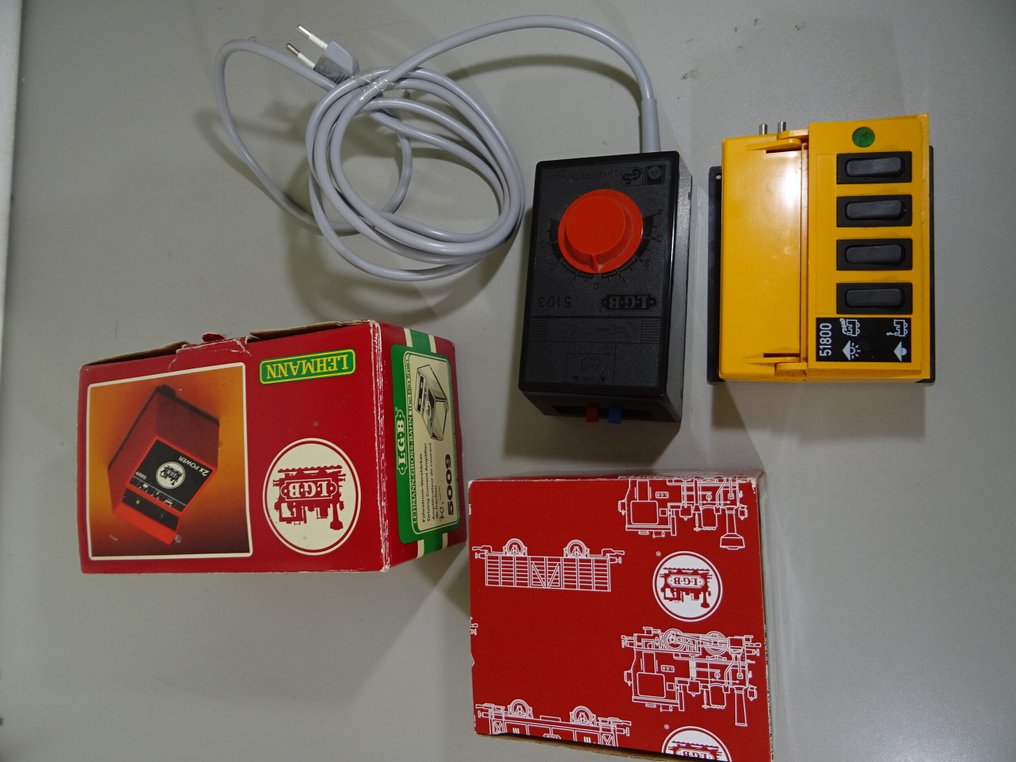 LGB G - 5009,51750,51800,5103 - Transformator (1) - 1 x transformator 230V 9VA, 1 x skjult panel, 1 x justeringspanel + 1 x 2X booster dobbelt #1.0