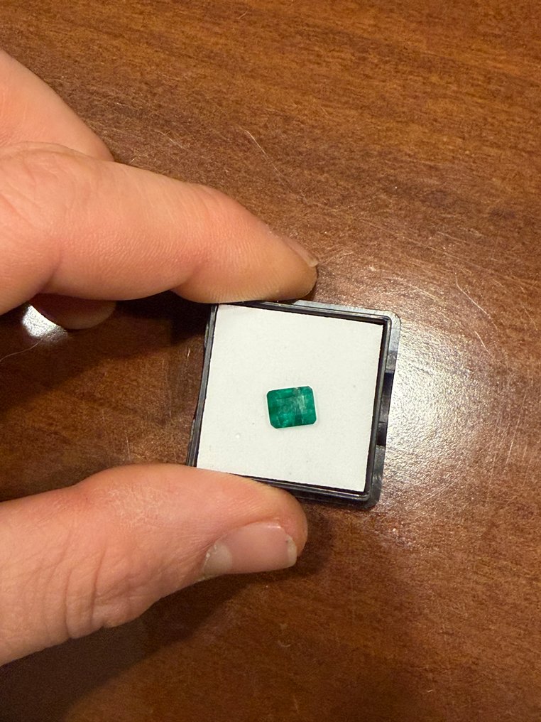 Emerald 磨光 - 高度: 11.6 mm - 闊度: 10.5 mm- 0.21 g - (1) #1.0