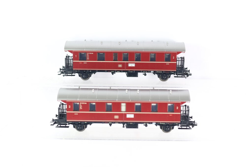 Märklin H0 - 43134 - Ensemble de wagons de passagers pour trains miniatures (1) - Ensemble de 2 donderbussen rouges. - DB #1.0