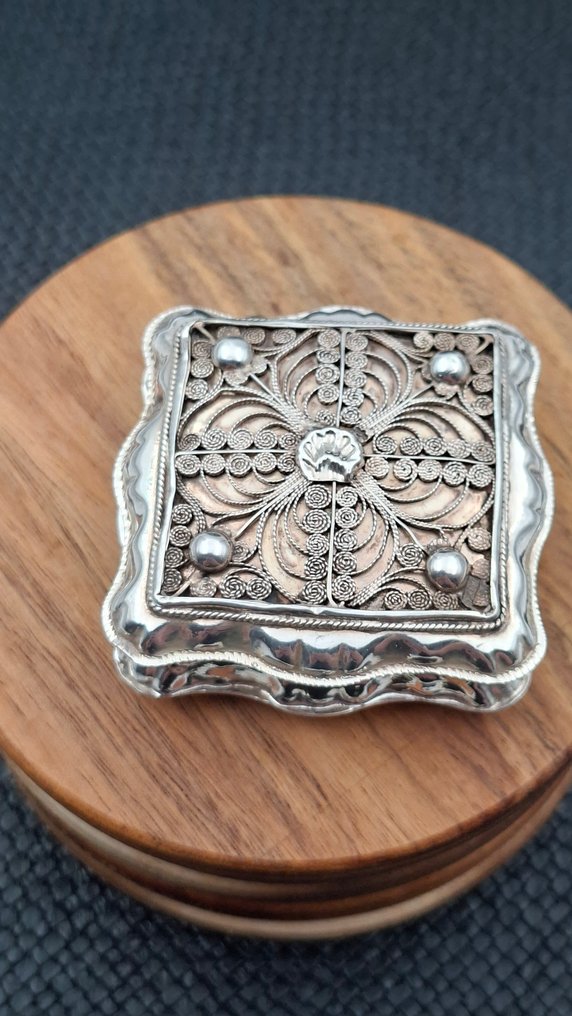 Schoonhoven - Caixa de comprimidos - Caixa de comprimidos - .835 prata - Caixa de comprimidos com filigrana. #1.0