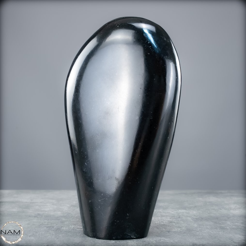 Tourmaline noire en forme libre – L'élégance dans sa forme la plus pure Forme libre- 917.51 g #1.0