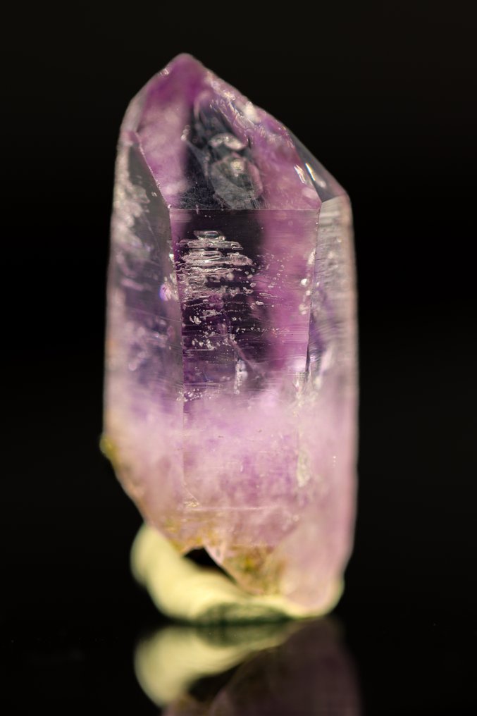 SPELNDID Vera Cruz Lilac Amethyst, Terminated Crystal • NO RESERVE PRICE • 51.25 ct - Height: 45 mm - Width: 16 mm- 10.25 g - (1) #1.0