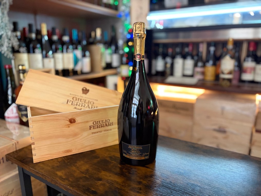 2010 Cantine Ferrari, Giulio Ferrari Riserva del Fondatore - Τρεντίνο, Τρεντίνο-Άλτο Άντιτζε - 1 Magnum (1,5 L) #4.3