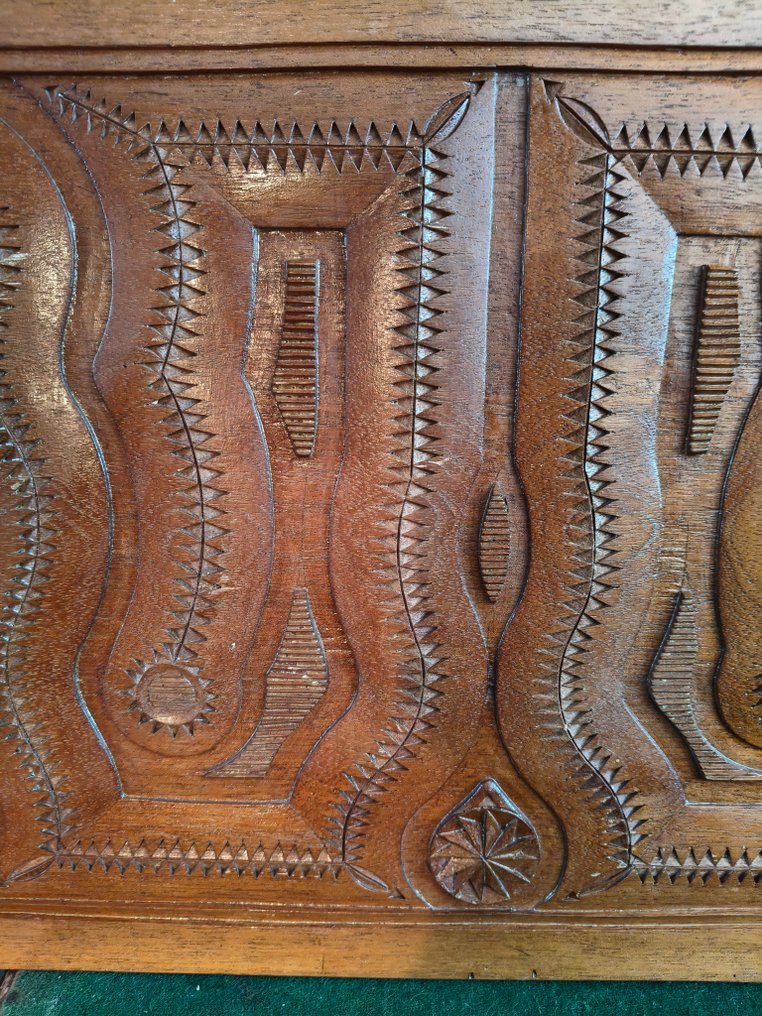 Panel - Goncalo alves - Maroon wall panel 110*40 #2.1