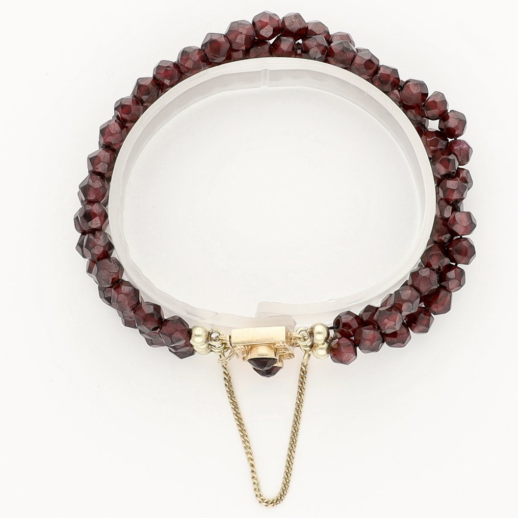 Ei pohjahintaa - Rannekoru - 14 kt. Keltakulta - Granaat. C. & A. Lessener #4.3