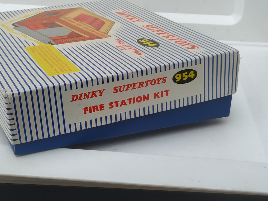 Dinky Toys 1:48 - Kit per modellini - Dinky Supertoys First Original Issue "Fire Station" Kit No.954 - In Original First Serie SuperToys 'Picture' Box - 1961 #2.1