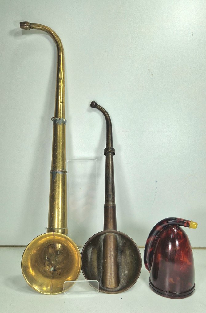 3 x Antique hearing Aids or Ear trumpets from 1900 period. - Instrumental médico (3) - Cobre, Latón, Celluloid - Aparatos auditivos antiguos #1.0