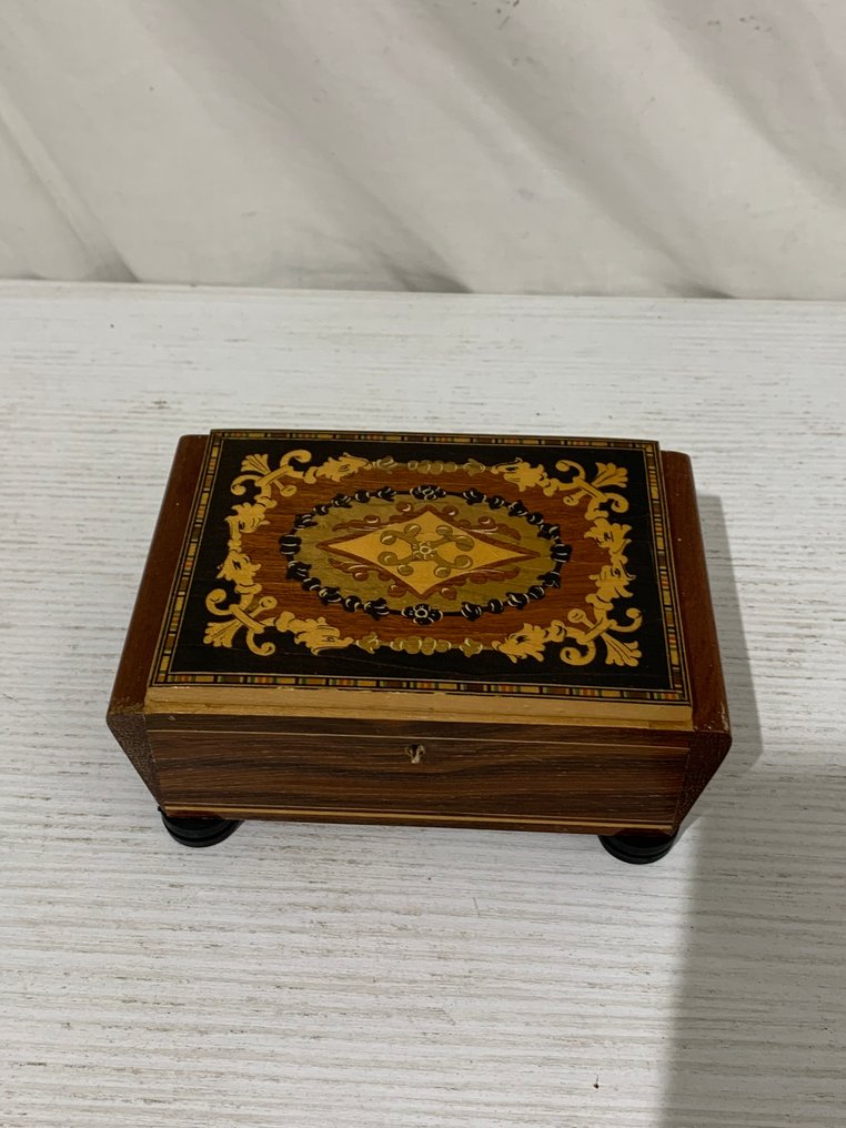 八音盒 - 意大利 - 1960-1970 - 钟琴配有内饰 #1.0