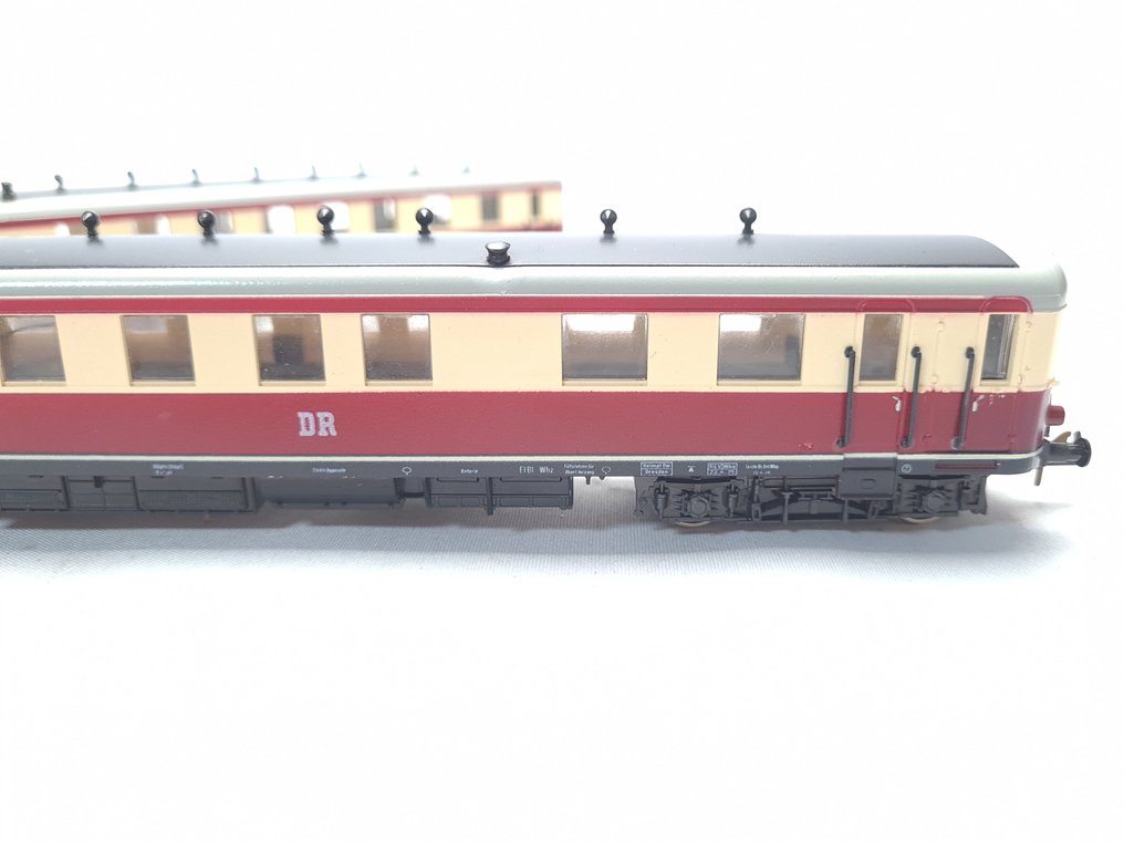 Piko H0 - 火車單元 (1) - 两节式柴油机车 VT 185 和 VT 195 - DB #4.3