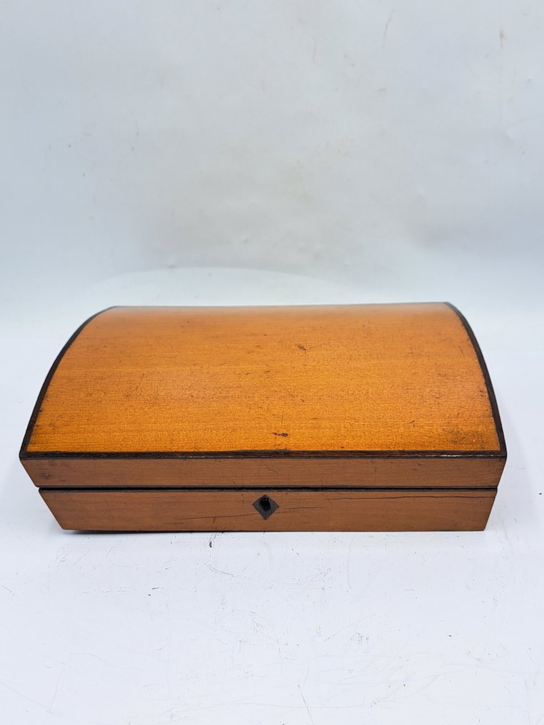 Ékszeresdoboz - kis szarkofág - Fa, Üveg, Bársony - Kist met spiegel #2.1