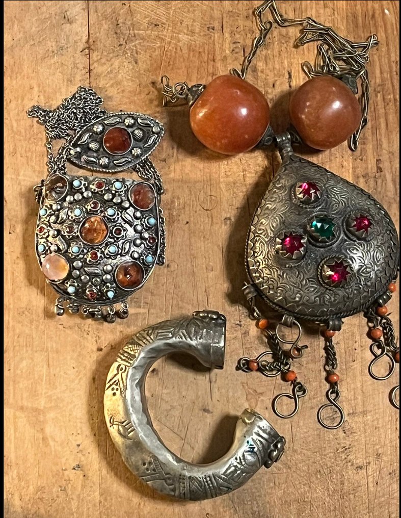 Marokkolainen kaulakoru, islamilainen taide, itämainen taide 1800- ja 1900-lukujen välillä. - orientalisti #1.0