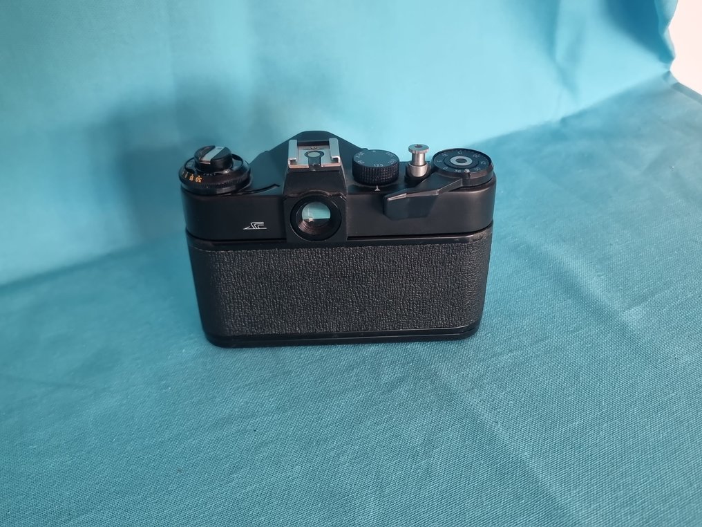 Vilejka Zenit ET Type 3 + Helios 2/58mm | Cameră analogică #2.1