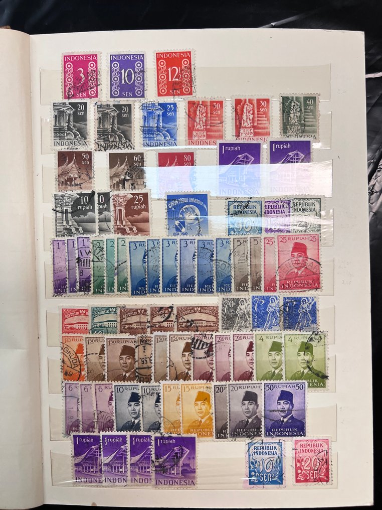 Lumea - Colecție și Uitzoeker în 2 albume Indonezia #1.0