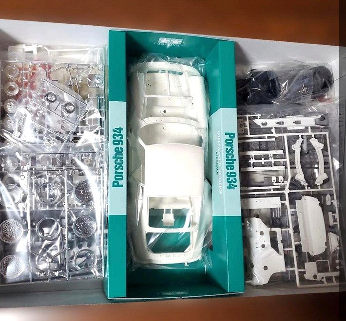 Tamiya 1:12 - 模型運動車 - Porsche 934 Vaillant #1.0