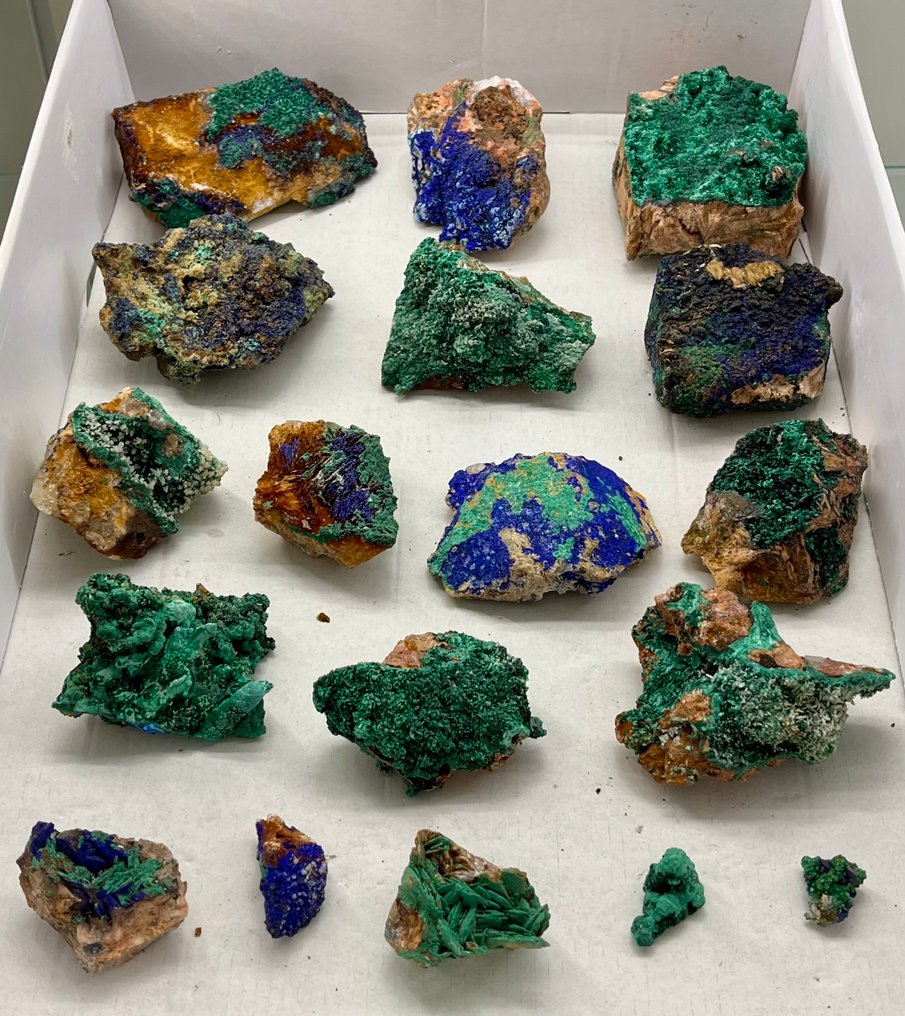 Azzurite Grezzo - Altezza: 8 cm - Larghezza: 5 cm- 2340 g - (18) #1.0