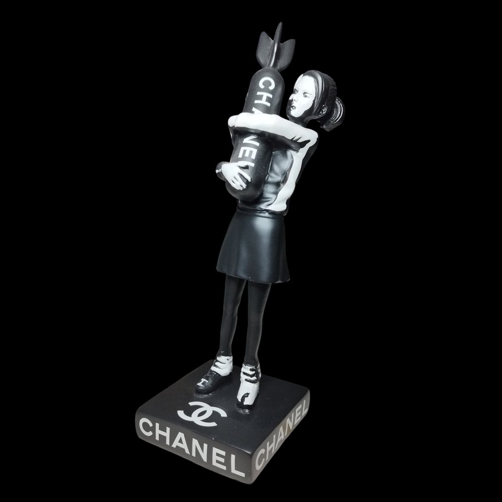 BADFACE (XXI) - Abrazabombas  Tribute to Banksy Chanel Edition #2.1