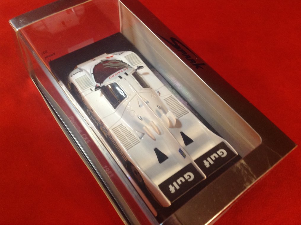 Spark 1:43 - Model race car - ref. #S2001 Porsche 935 CK5 Kremer Gr5 "Gulf" Le Mans 1983 - Presentation - Richard Cleare/Tony - Excellent quality - limited edition - without the racing numbers #42 #2.1