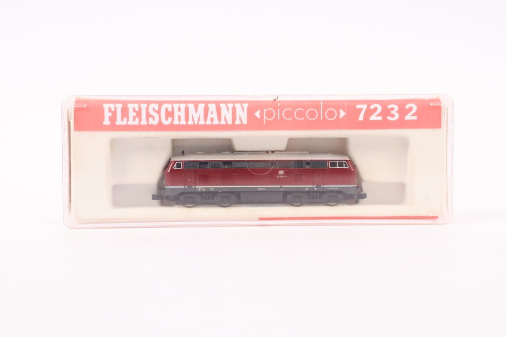 Fleischmann N - 7232 - Dízelmozdony (1) - BR 210 002-2 - DB #1.0