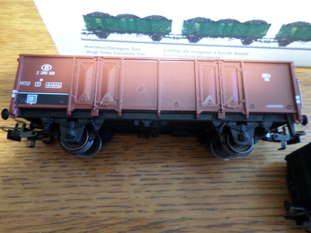 Märklin H0 - 46029.001 - Ensemble de wagons de marchandises pour trains miniatures (1) - Coffret de wagons à bords hauts - NMBS #3.2