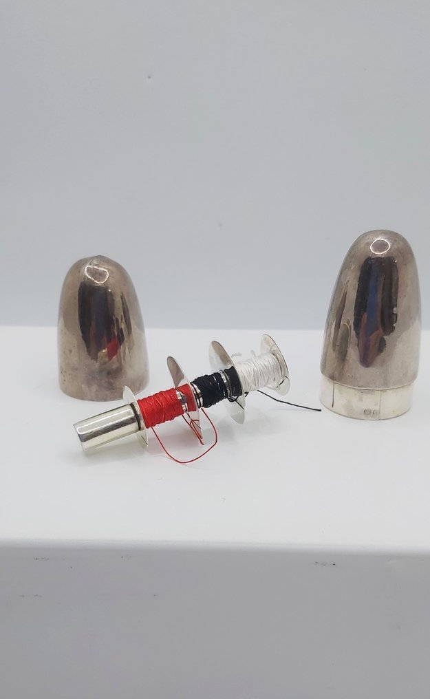 Sewing set (2) - Thread holder and thimble #1.0