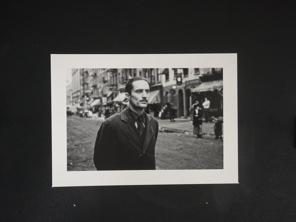 Robert De Niro - "The Godfather Part II" 1974 - Fine Art Photographie - XL 42x30 cm - Limited Edition - Gallery Stamp & Curator Signature - Collector - No Reserve #1.0
