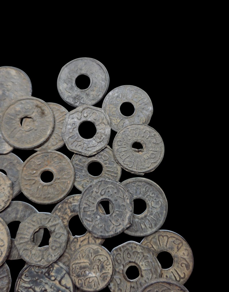 印度尼西亚. Collection of 14-17th century (Demak & Palembang), different types Pitis coins (tin) 50 coins (没有保留价) #2.1
