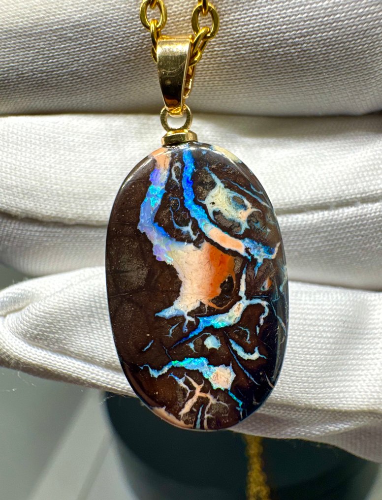 Opal Pendant - Height: 31 mm - Width: 14 mm- 2.42 g - (1) #3.2