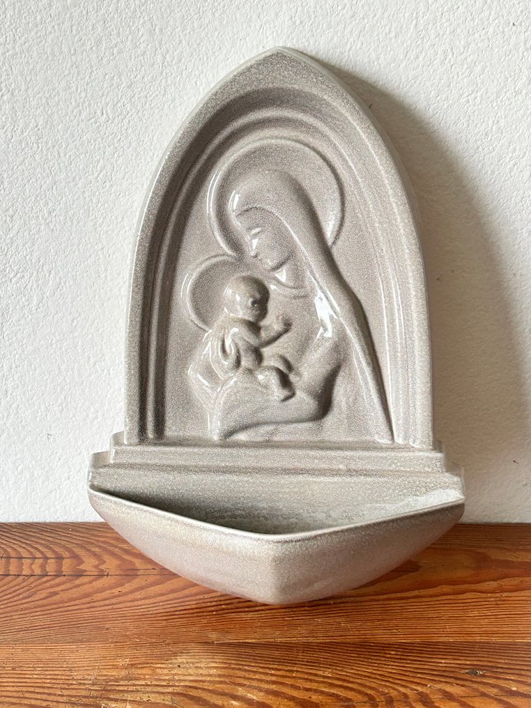 藝術裝飾 聖水字體 - Plateelbakkerij Zuid-Holland - 1910-1920 - Maria met kind - plateel - 32 cm  #1.0