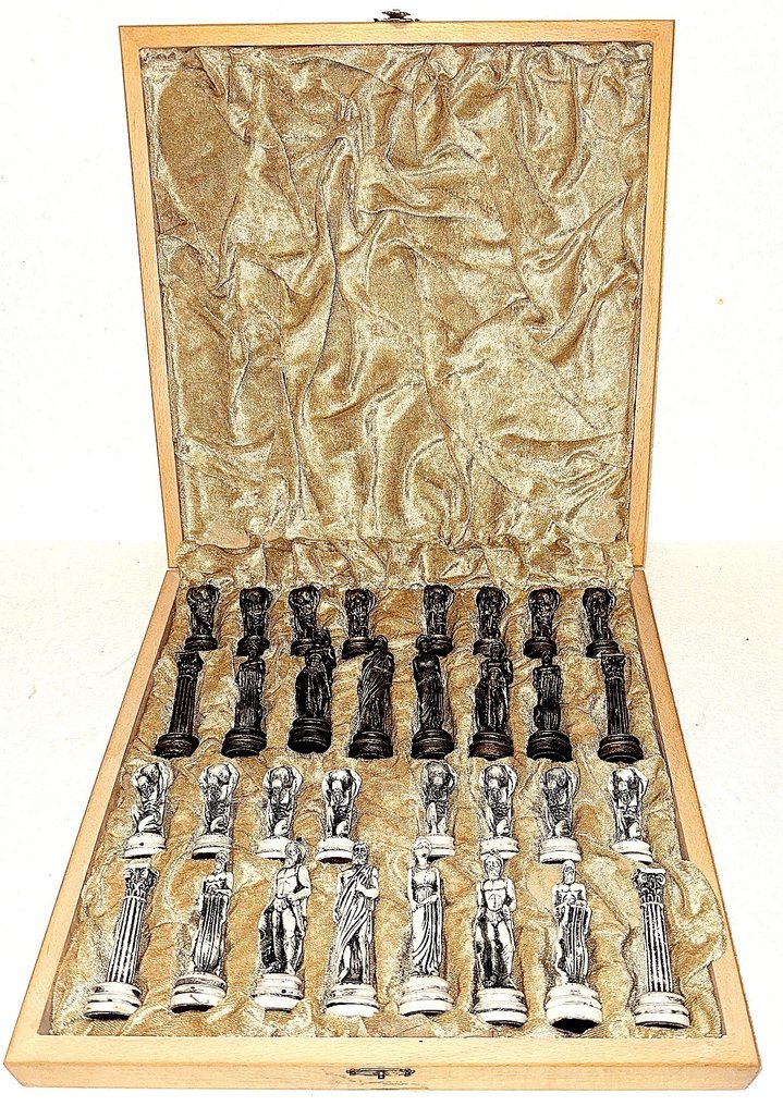 Schaakset in antieke Oud-Griekenland stijl - Set di scacchi - De schaakstukken worden in een houten kist geplaatst - Vetro e legno, resina artificiale/composito. #2.1