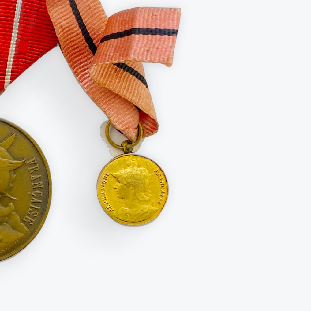 Γαλλία - Στρατιωτικό μετάλλιο - Μετάλλιο των ιπποτών διασωστών ασθενοφόρων του Ερυθρού Σταυρού της Γαλλίας και η μινιατούρα του. #2.1