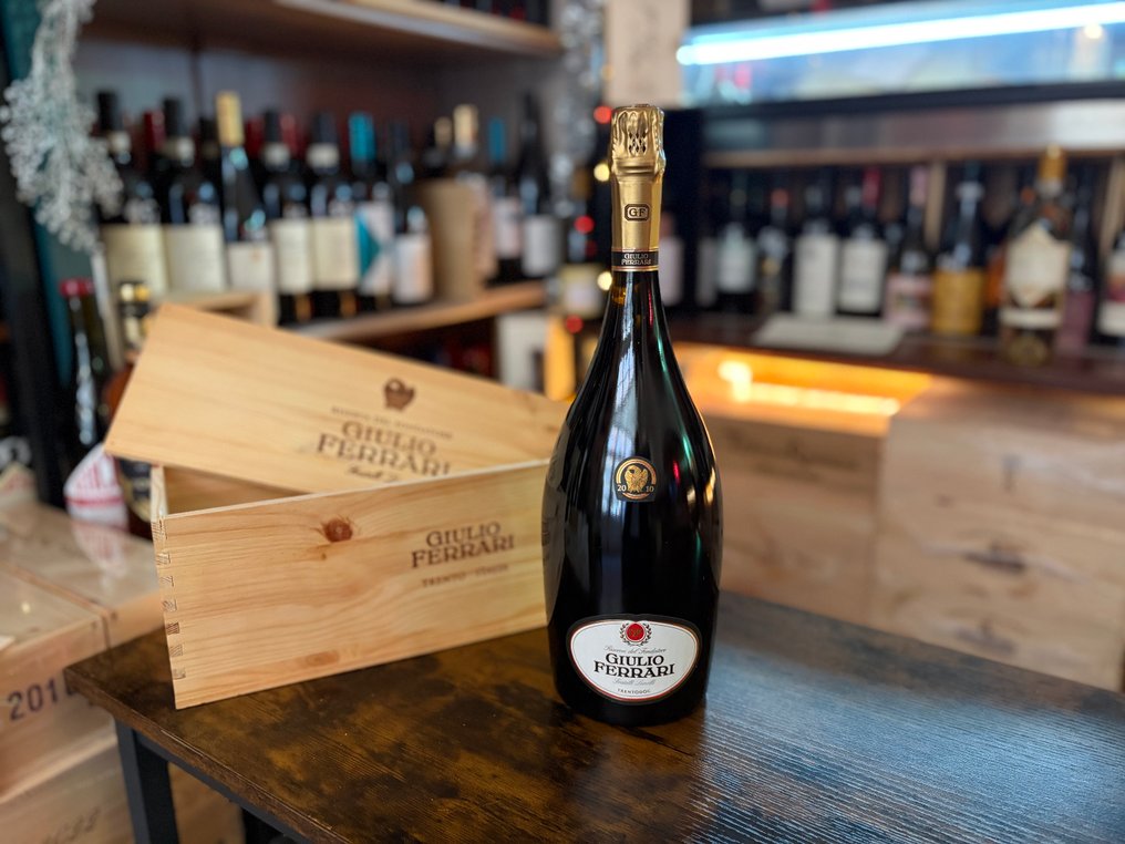 2010 Cantine Ferrari, Giulio Ferrari Riserva del Fondatore - Τρεντίνο, Τρεντίνο-Άλτο Άντιτζε - 1 Magnum (1,5 L) #1.0