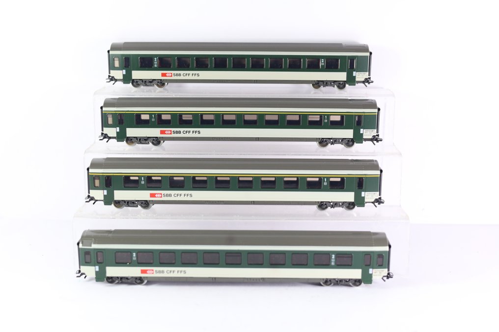 Märklin H0 - 4215/4216 - Modeltog passagervogn (3) - 4-akslede vogne, første klasse og anden klasse. - SBB CFF FFS #1.0