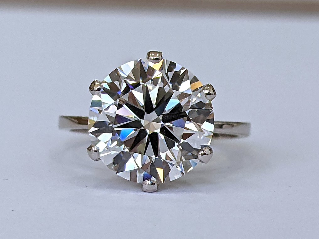 No reserve price - Ring - 18 kt. White gold -  6.22ct. tw. Diamond (Lab-grown) - F VVS2 IGI Certified #4.3