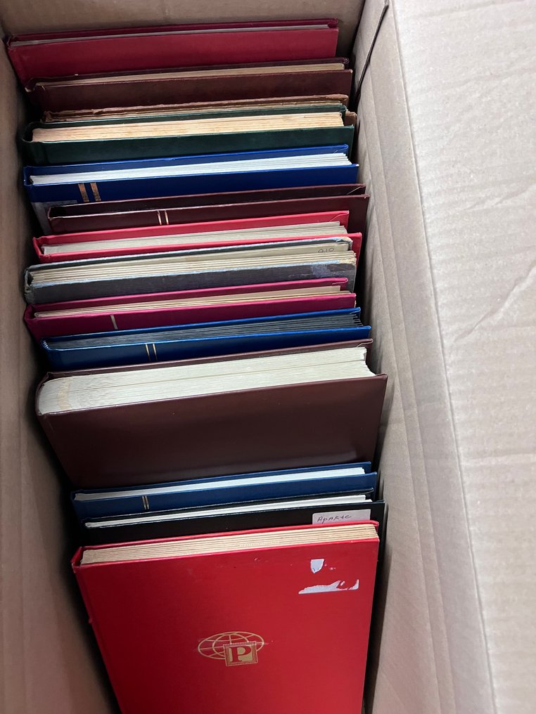 世界  - 收藏盒：14张专辑中的世界 #1.0