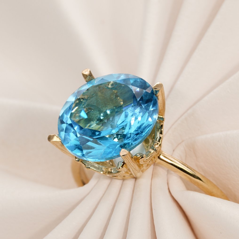 Nincs minimálár - G&J - Koktél gyűrű - Azure Crown - 14 kt. Sárga arany - 6.25ct. tw. Topáz - Svájci kék topáz #1.0