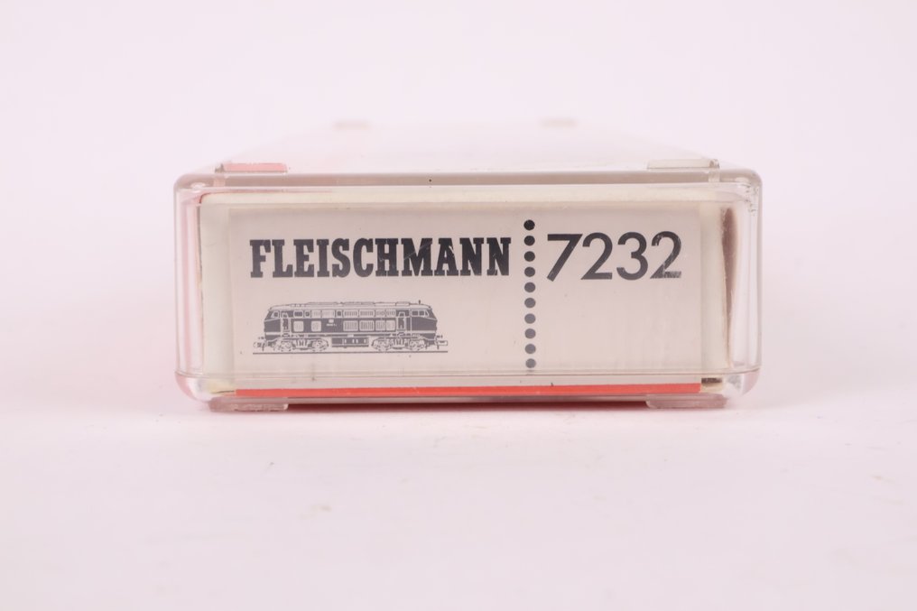 Fleischmann N - 7232 - Dízelmozdony (1) - BR 210 002-2 - DB #2.1