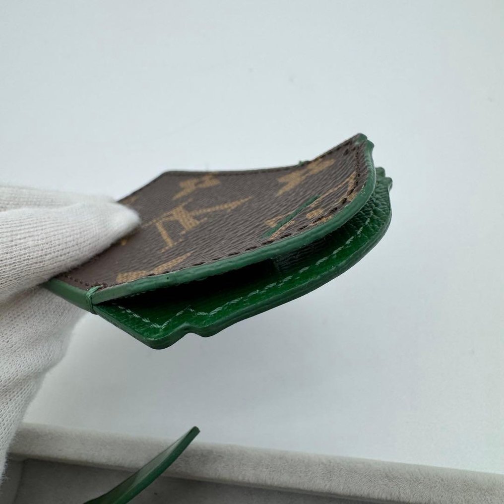 Travel icon - Enamel - Panam Charm Monogram #4.3